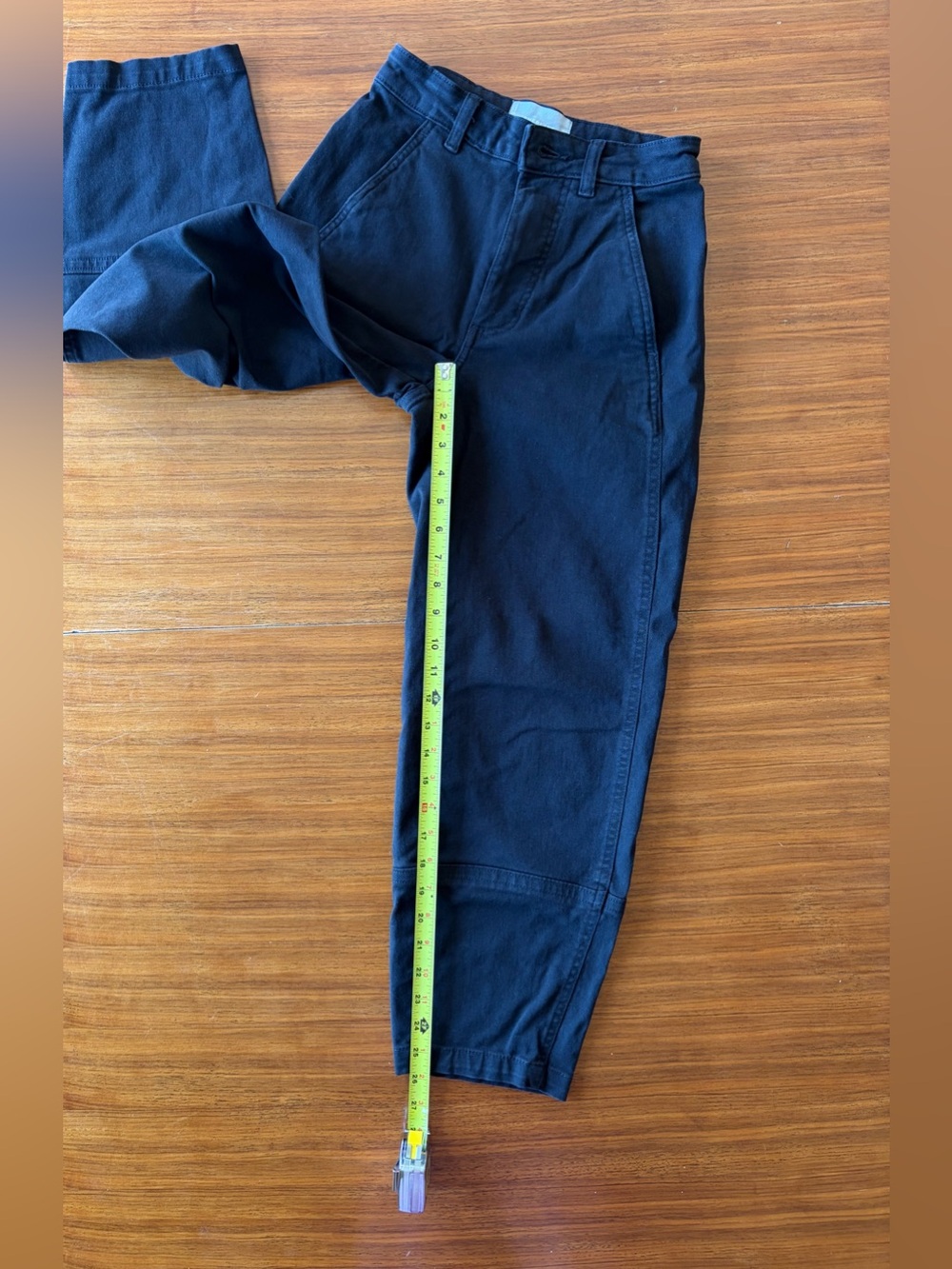 Everlane Women’s’ Barrel Leg Cargo Utility Black Denim Jeans Size 00 Minimalist - Picture 10 of 16
